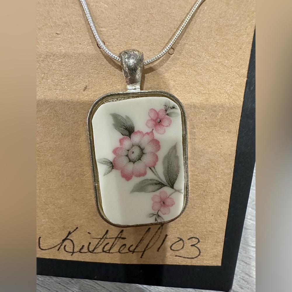 ETSY SHOP FLORAL PENDANT NECKLACE MADE FROM BROKEN CHINA